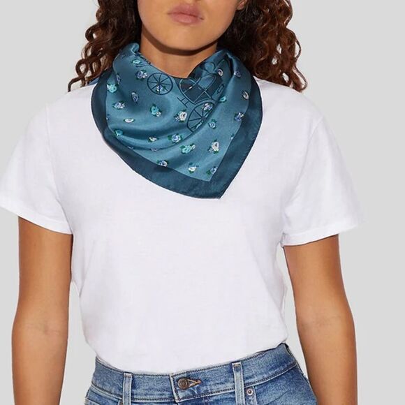 NWT Coach Horse And Carriage Tea Rose Print Silk Bandana - Picture 2 of 5